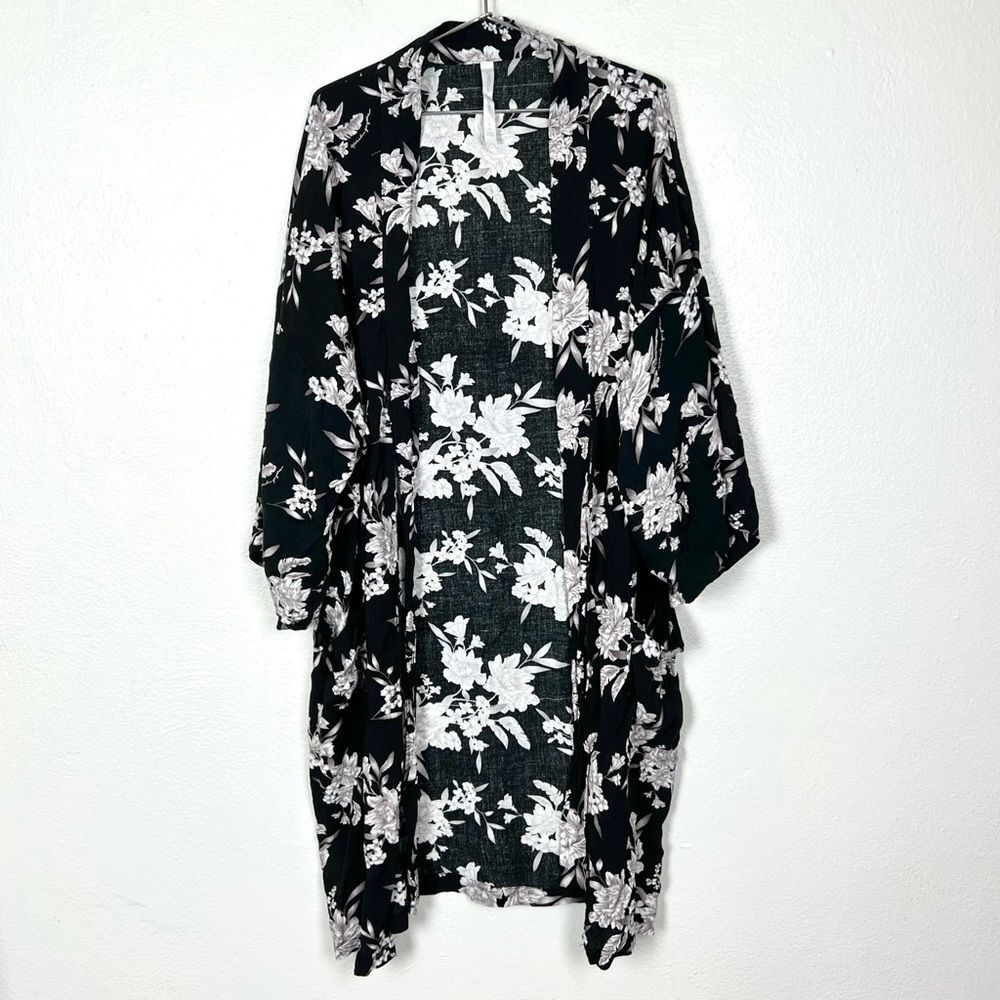 Spiritual Gangster Maya Black Floral Print Kimono - Picture 3 of 7